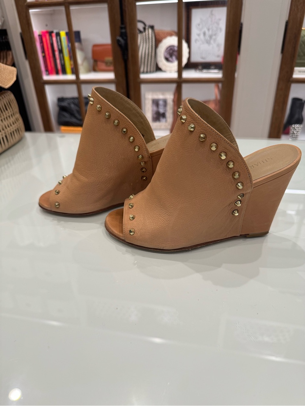 Stuart Weitzman Y2K Studded Leather Wedge Mules Peep Toe Tan Gold 6M